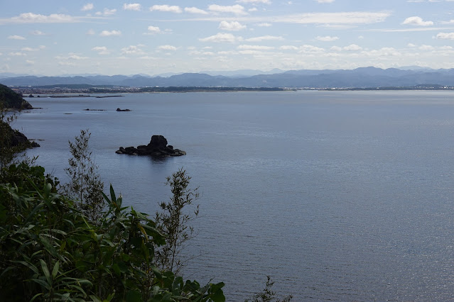 島根県出雲市大社町日御碕　展望デッキからの眺望　つぶて島