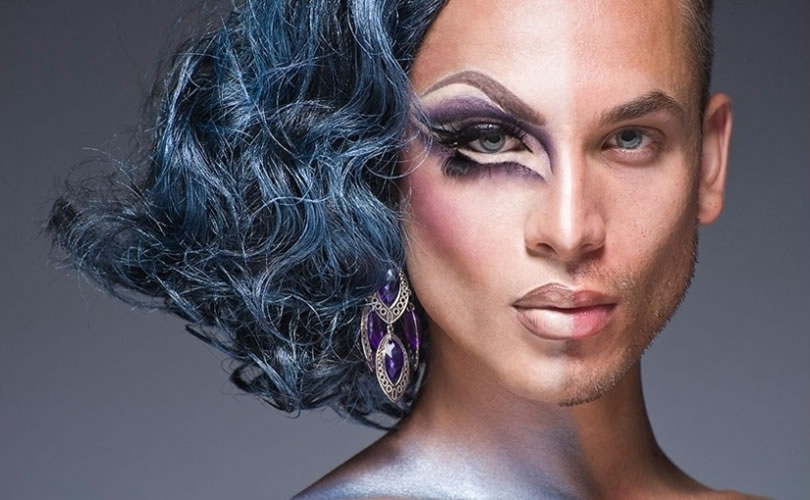 Falando da diferença entre os dois projetos, ele diz que em Half Drags quis explorar a questão de gênero e não apenas identidade (Foto: Half Drag/ Leland Bobbé)