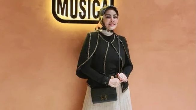 Penyanyi Dangdut Berhijab (Instagram/@cici_faramida)