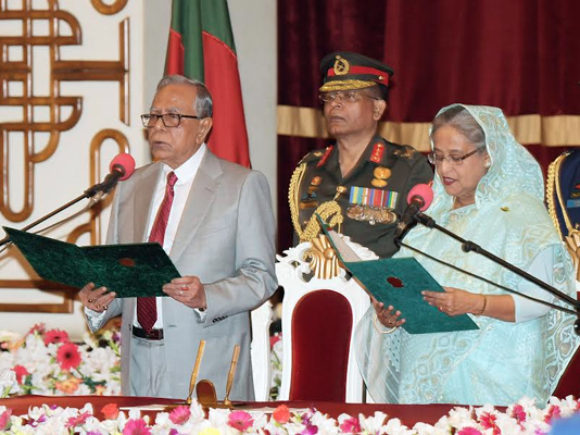 চতুর্থবারের মতো প্রধানমন্ত্রীর শপথ নিলেন শেখ হাসিনা