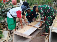 Renovasi Masjid Cigadung, Bekisting Mulai Disiapkan Masyarakat dan Babinsa Salem Brebes