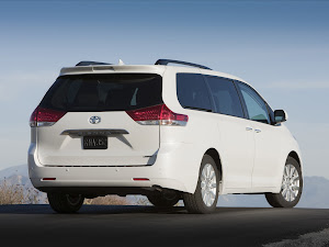 Toyota Sienna 2011 (5)