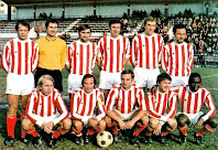 A. C. AJACCIO - Ajaccio, Córcega, Francia - Temporada 1970-71 - Le Lamer, Baratelli, Vanucci, Poussardin, Richard y Georgin; Leroy, Sansonnetti, Dortomb, Rigaud y M'Pelé - El A. C. Ajaccio, en la temporada 1970-71, alcanzó su mejor clasificación con un 6º puesto en la 1ª División francesa