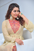 Rashi Khanna new glamorous photos-thumbnail-25