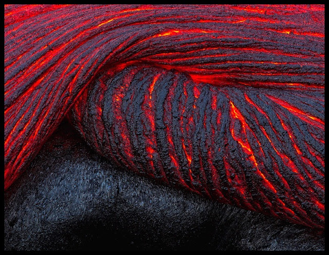 Pemandangan Lava yang Spektakuler di Volcanoes National Park Hawai 