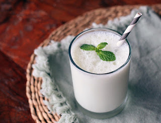 http://www.girlcooksworld.com/2012/02/nepali-lassi.html