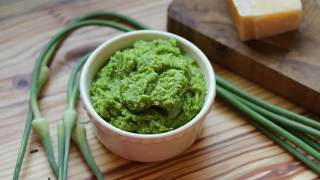 Classic Pesto Recipe: A Burst of Freshness and Flavor