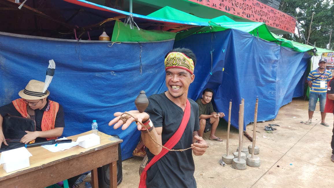 Gawai Dayak Sintang: Lomba Pangkak Gasing Diikuti 14 Peserta, Tua Muda Bersaing