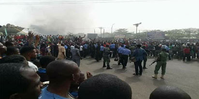 Benue killings: Protesters lock down Makurdi, demand Buhari’s resignation