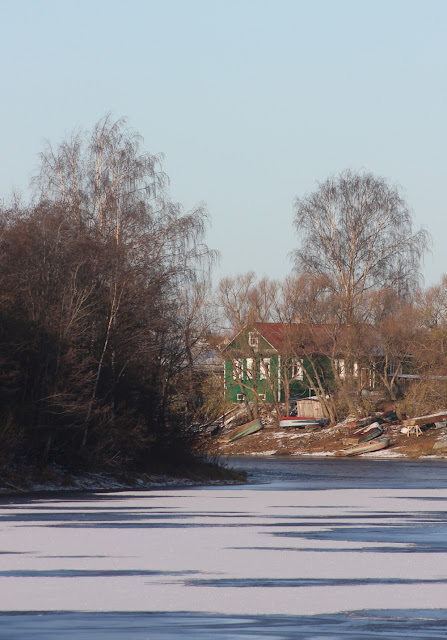 на реке лед