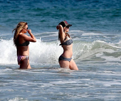 Avril Lavigne Pictures in BIKINI Beach Candids, Malibu,