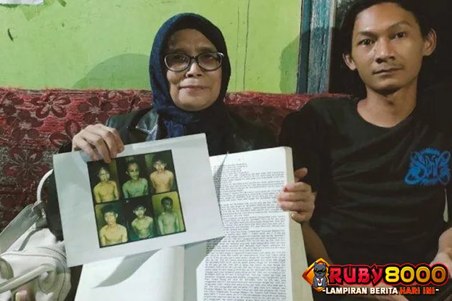 Saka Tatal (kanan) didampingi pengacaranya, Titin saat ditemui di rumahnya di wilayah Kota Cirebon, Jawa Barat.    Artikel ini telah tayang di Tribunnews.com dengan judul Fakta Baru Kasus Vina Cirebon, Salah Satu Pelaku Diduga Korban Salah Tangkap, https://www.tribunnews.com/regional/2024/05/19/fakta-baru-kasus-vina-cirebon-salah-satu-pelaku-diduga-korban-salah-tangkap. Penulis: Muhammad Renald Shiftanto Editor: Salma Fenty