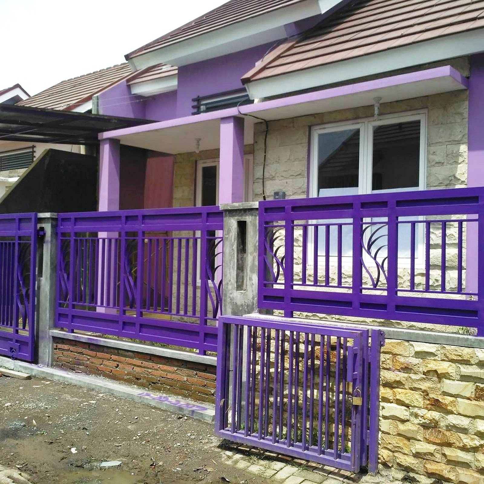 35 kombinasi  warna  cat  pagar rumah  minimalis hijau ungu 