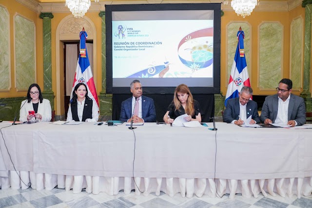Alcaldesa Carolina Mejía firma acuerdo con Fedofútbol; Santo Domingo será sede de la Copa Mundial Femenina Sub-17
