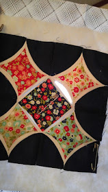 Bonnie and Camille Vintage Picnic cathedral window quilt