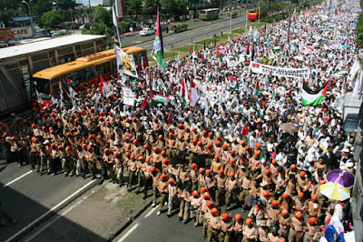 Contoh Kasus Pelanggaran HAM Berat dan Ringan di Indonesia 18 Contoh Kasus Pelanggaran HAM di Indonesia