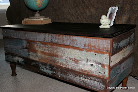 pallet storage bench coffee table http://bec4-beyondthepicketfence.blogspot.com/2012/07/pallet-storage-benchcoffee-table.html
