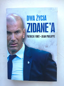 Recenzje #113 - "Dwa życia Zidane'a" - okładka książki pt."Dwa życia Zidane'a" - Francuski przy kawie