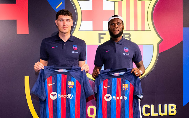 Kessie and Andreas Christensen pose with Barcelona shirt during their unveiling