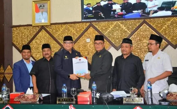 DPRD Kota Padang Sahkan KUPA-PPAS Perubahan APBD 2022, Pemko Sampaikan Apresiasi, Ini Kata Sekdako Andree Algamar