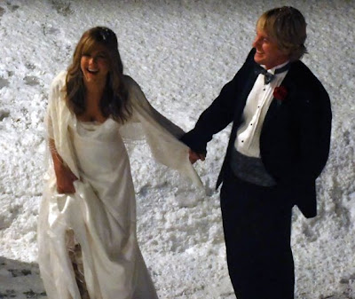 jennifer aniston wedding dress