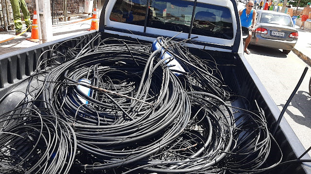 "Operação Ordenamento" retira quatro toneladas de fios irregulares de telecomunicações em postes de 17 municípios do RN