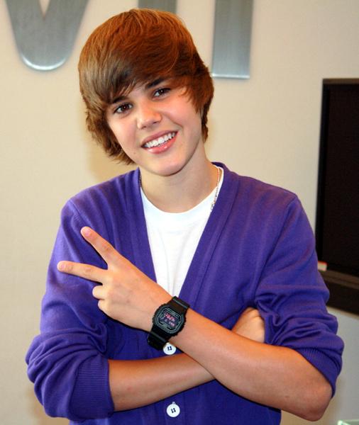 justin bieber pics 2010 new. hair Justin Bieber and New Era