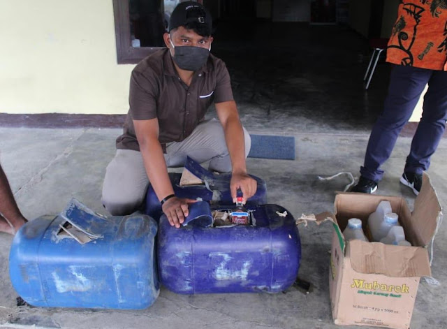 Polres Yalimo Amankan 480 Botol Miras Dari Mobil Lintas Kabupaten