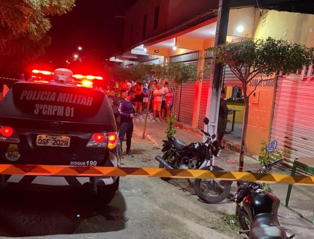 Groaíras: Pai e filho são assassinados a tiros dentro de bar e outras seis  pessoas ficam feridas