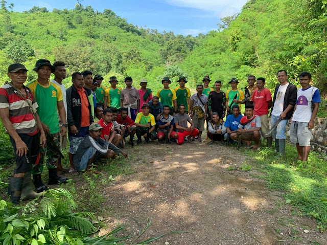 Peduli Kebersihan Lingkungan, Pos Napan Bawah Satgas RI-RDTL Yonarmen  6 Adakan Jumat Bersih