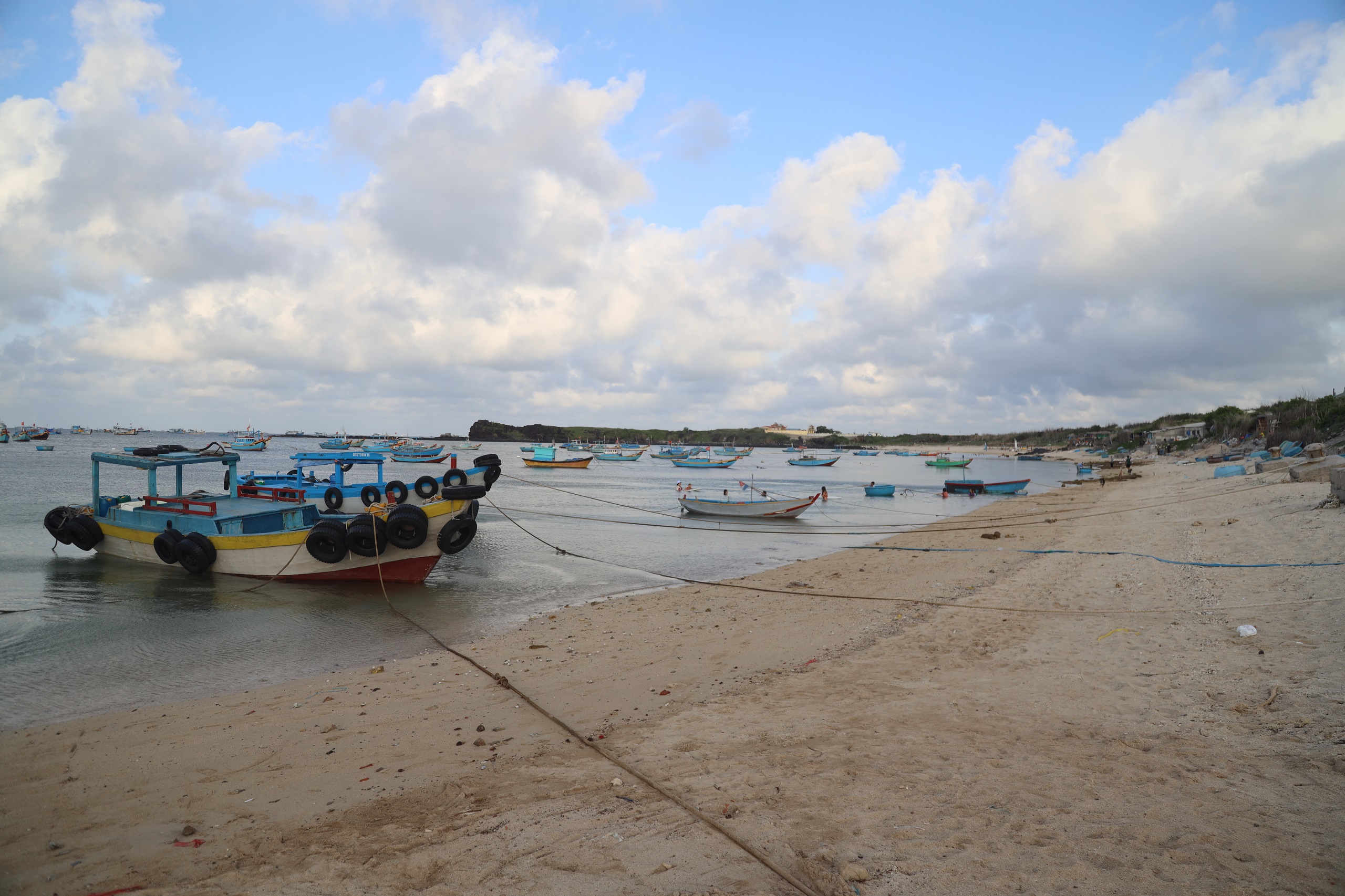 Bãi biển Long Hải Phú Quý