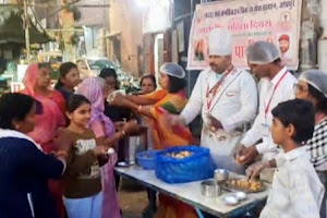 अंतर्राष्ट्रीय महिला दिवस पर अनूठी पहल: महिलाओं को खिलाईं गईं 4000 पानी पूरी