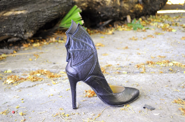 Black High Heeled pumps with dragon wings