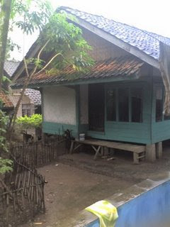 rumah panggung sunda minimalis<br />