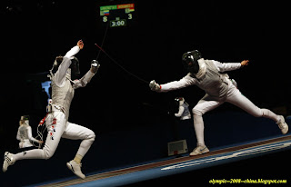 Women's Olympic Fencing,China's Zhang Lei (L)