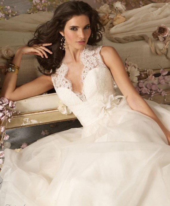 Short wedding dress is the centerpiece of any wedding and perhaps most