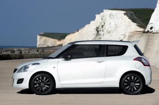 Suzuki Swift Attitude (2012) Side