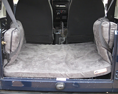 Backseat Barker Dog Bed for Jeep & SUV
