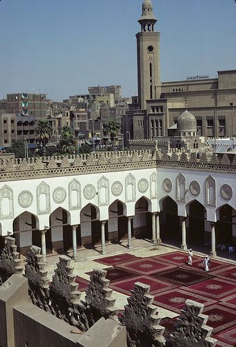 A peek inside Al-Azhar Mosque and University