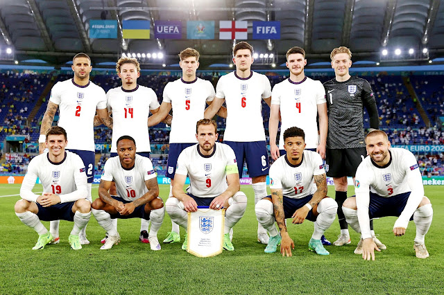 SELECCIÓN DE INGLATERRA. Temporada 2020-21. Kyle Walker, Kalvin Phillips, John Stones, Harry Maguire, Declan Rice, Jordan Pickford. Mason Mount, Raheem Sterling, Harry Kane, Jadon Sancho, Luke Shaw. SELECCIÓN DE INGLATERRA 4 SELECCIÓN DE UCRANIA 0. 03/07/2021. Eurocopa 2020, 16ª edición, cuartos de final. Roma, Italia, estadio Olímpico. GOLES: 1-0: 4’, Harry Kane. 2-0: 46’, Maguire. 3-0: 47’, Harry Kane. 4-0: 63’, Henderson