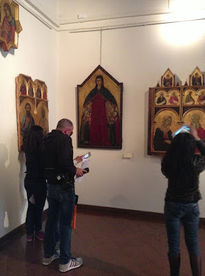 Pinacoteca di Siena: Madonna della Misericordia di Simone Martini