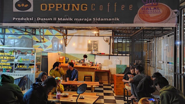  "Oppung Coffee" Pecinta Kopi wajib Kesini Resep Leluhur Sejak Tahun 1970 Dan Saat Ini Menjadi Tongkrongan Baru 