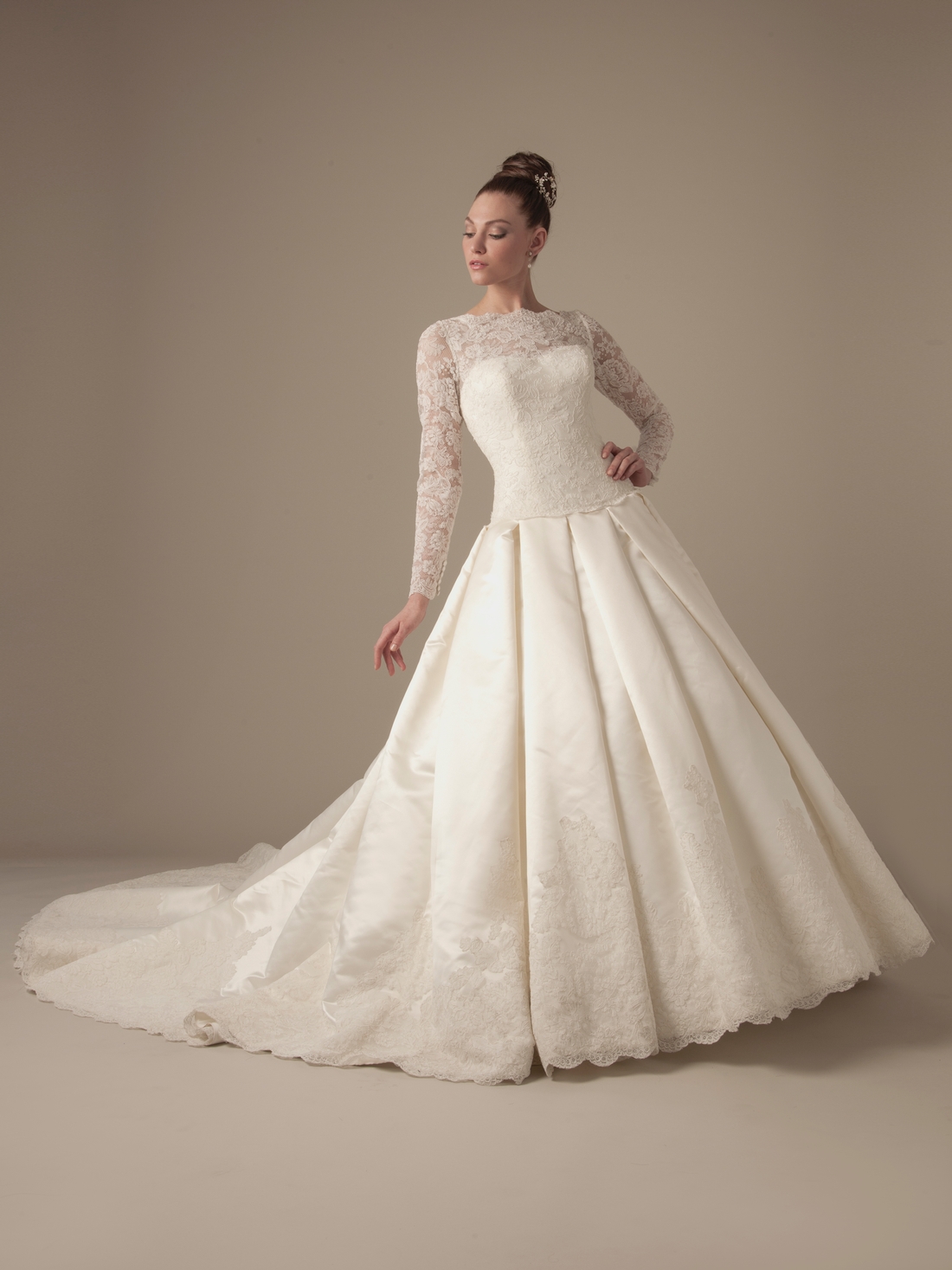 Blog of Wedding and Occasion Wear: 2014 Long Sleeves Wedding Dresses