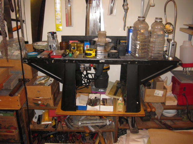 what is a router tool used for