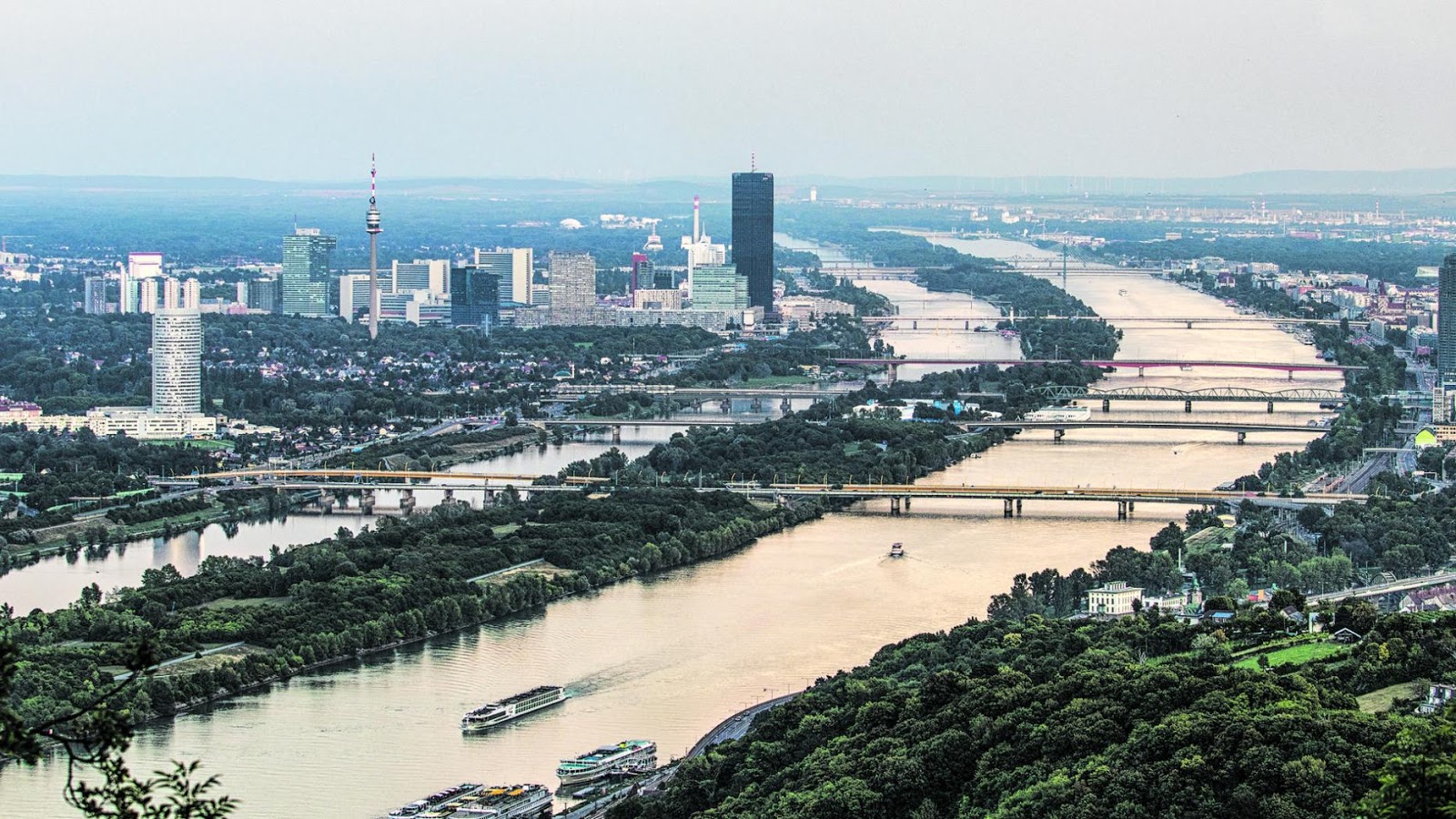 فيينا .. 80 مليون نسمة من 14 دولة يحتفلون باليوم العالمي لنهر الدانوب