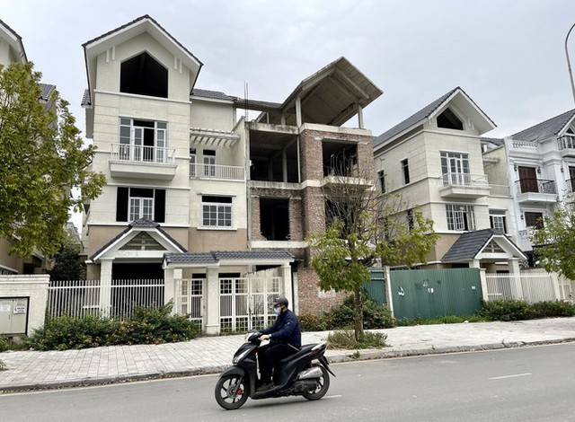 Doanh nghiệp đóng cửa, nhân viên <a href=