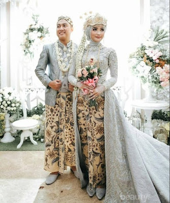 baju pengantin adat jawa tengah berjilbab