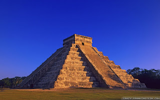 Aztec Pyramid Wallpaper