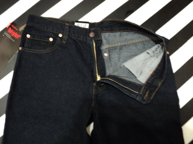 RATU JEANS LEVIS: CELANA JEANS MEREK " LEVIS " MODEL 