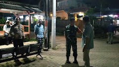 Jaga Kamtibmas, Babinsa dan Bhabinkamtibmas Sidabowa Ikut Ronda